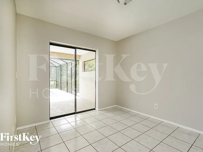 3721 SW 6th Ave — Photo 11
