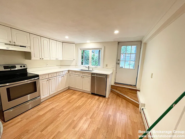 16 Greenwich St — Photo 1