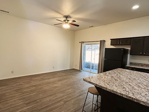 Kitchen/ living room area
