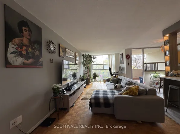 40 Homewood Ave #404, Toronto, ON M4Y 2K2