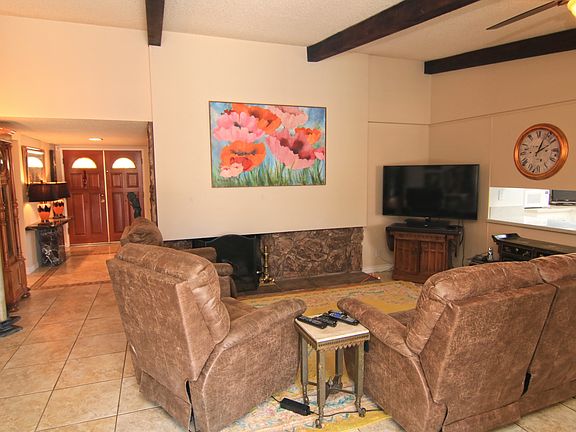 5th image of 2689 Sweetbriar Dr