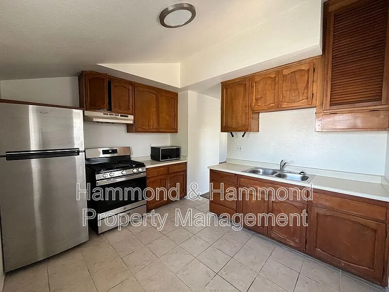 Studio, 1.0 bath, $1,750 — Photo 4