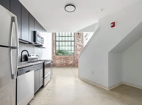 2nd image of 3001 W Glenwood Ave #17