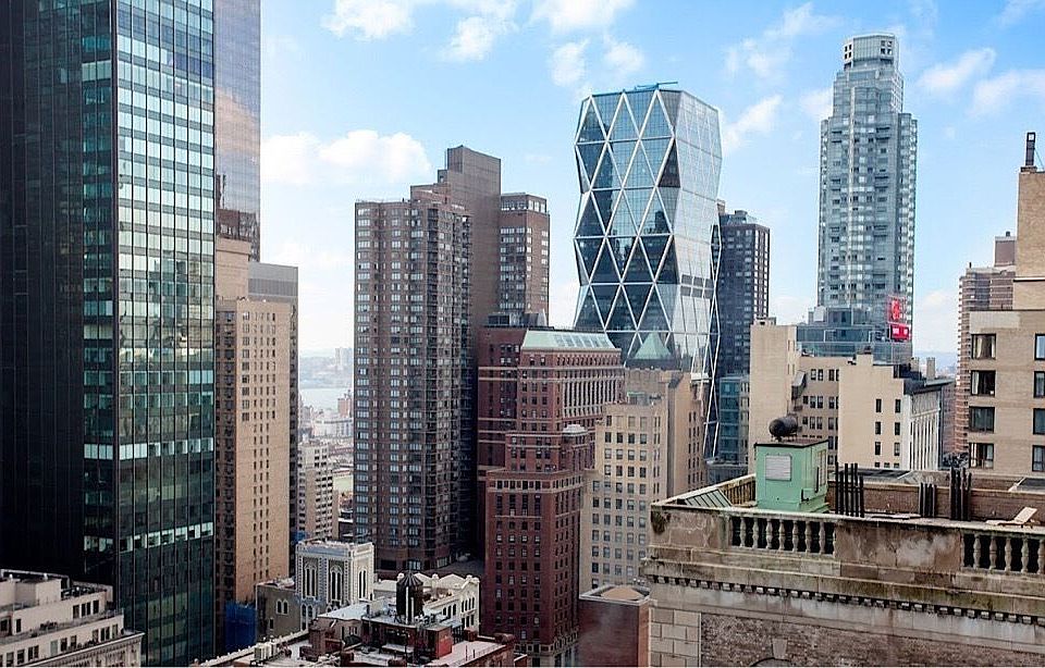 2nd image of 160 Central Park S #3111