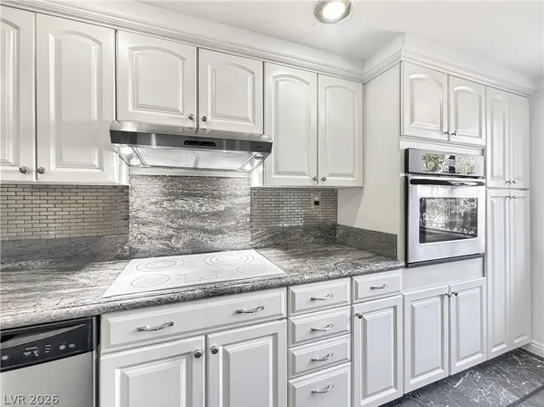 730 S Royal Crest Cir Unit 424, Paradise Town, NV 89169