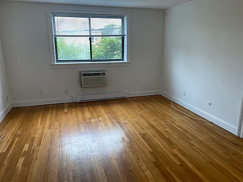 134 Summer St Photo 1