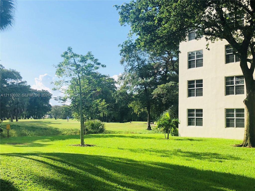 605 Oaks Dr APT 601, photo 8
