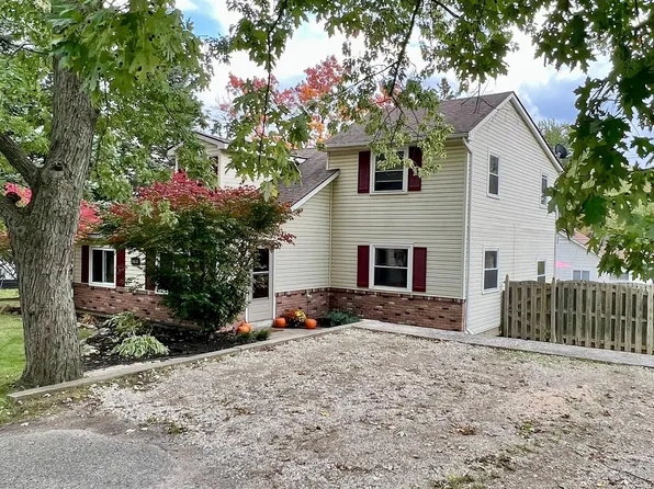 6791 Dandison Blvd, West Bloomfield, MI 48324