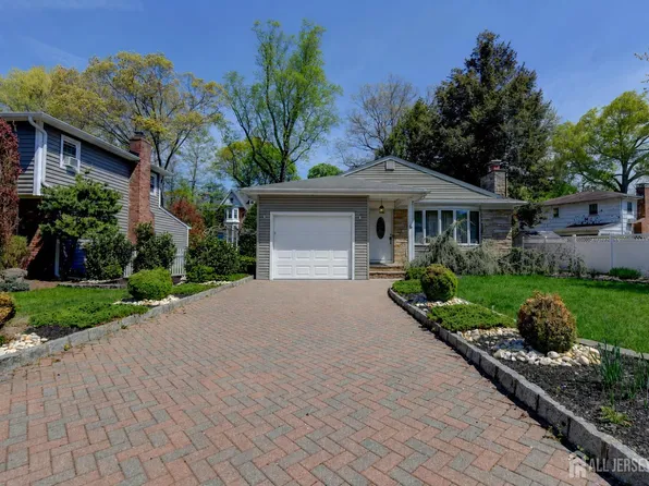 4 Azalea Ct, Plainfield, NJ 07060