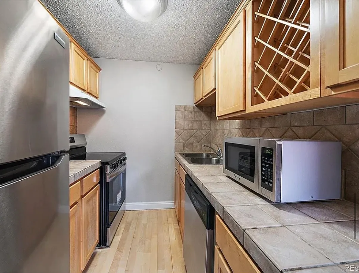 1267 N Lafayette St — Photo 3