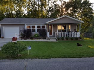 107 Terrace Dr, Loogootee, IN