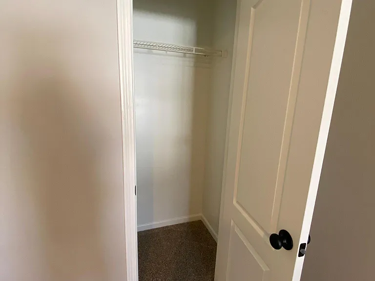 220 SW Chartwell Cir #220 — Photo 9