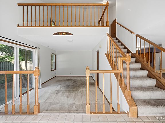 5th image of 2S726 Timber Dr