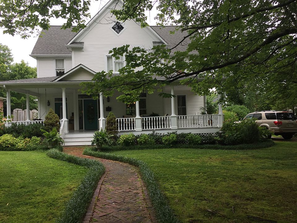 1st image of 303 N Dixie Ave