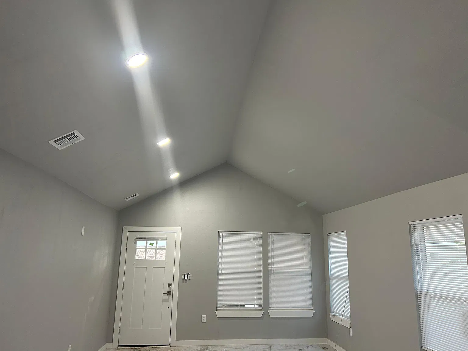 3 bed, 1100 sqft, $1,500 — Photo 2