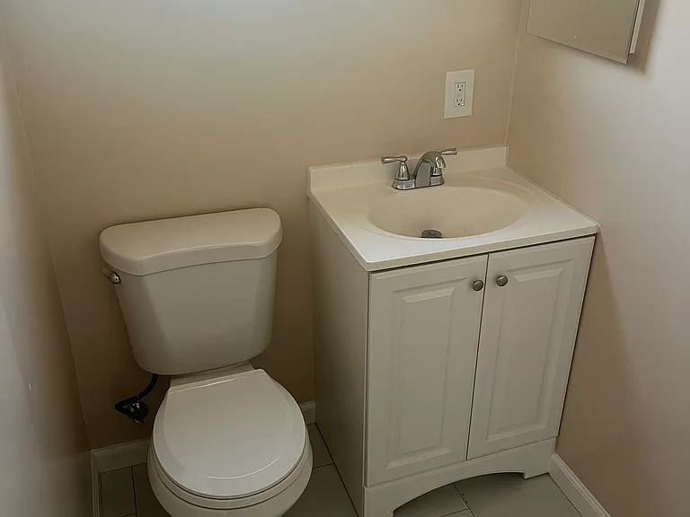 1761 E 1st St #4 — Photo 17