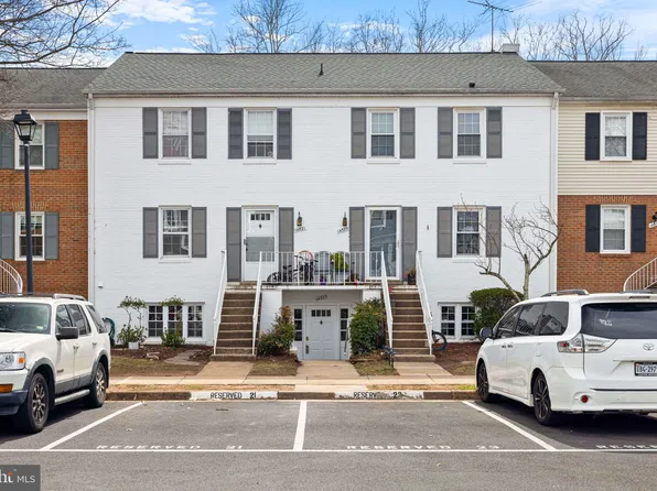 14523 Golden Oak Rd, Centreville, VA 20121