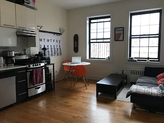 Rented by Nooklyn NYC LLC | media 4