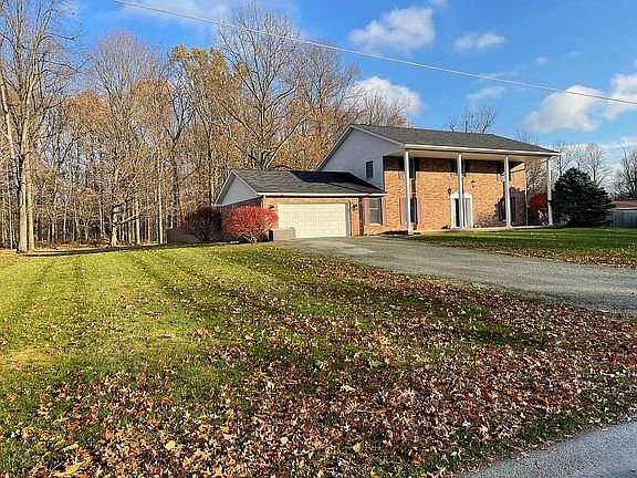 2nd image of 1167 N Crestview Dr