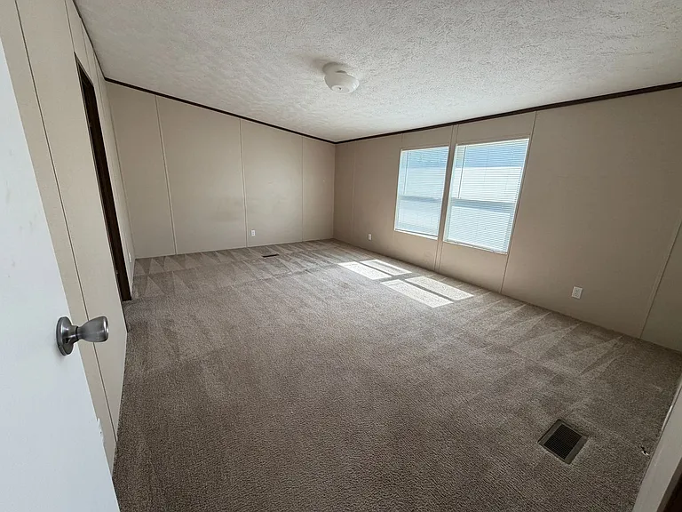 105 Foster Ferry Dr — Photo 7