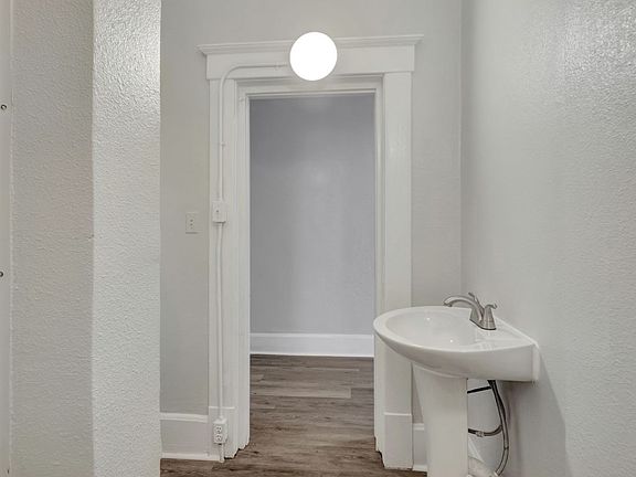 4th image of 106 Breeze St #1
