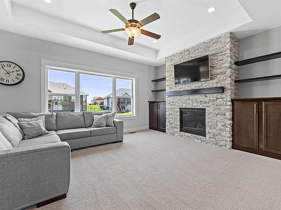 4th image of 220 Lehigh Ave