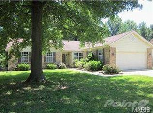 52 Shadowridge Dr, Saint Peters, MO