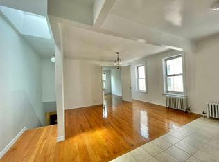 23-21 26th St #2A, Astoria, NY 11105