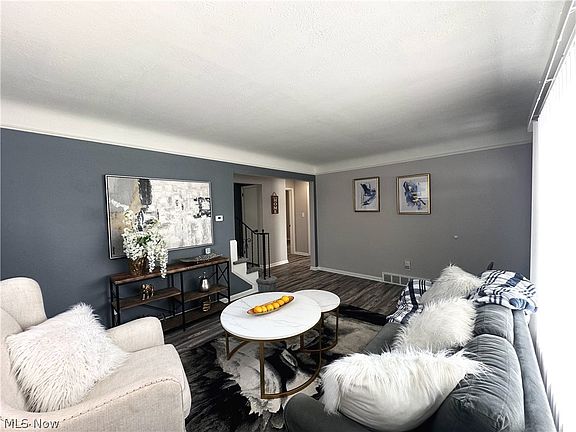 2nd image of 2440 Dentzler Rd