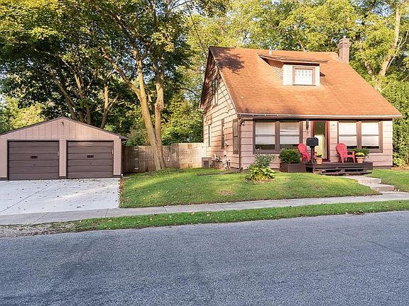 3rd image of 617 N Dartmouth St