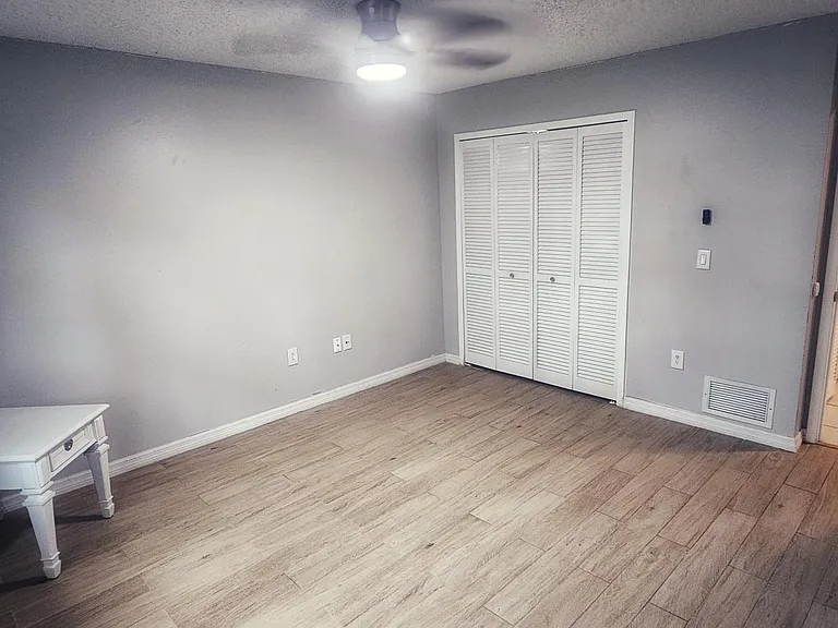Arvern Dr — Photo 1