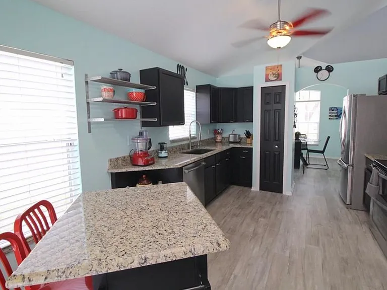 123 Pinewood Ct — Photo 31