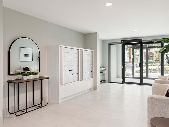 5th image of 377 Moilliet St S #385-215