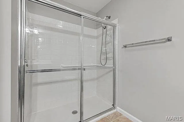 115 Saint James Ct — Photo 8