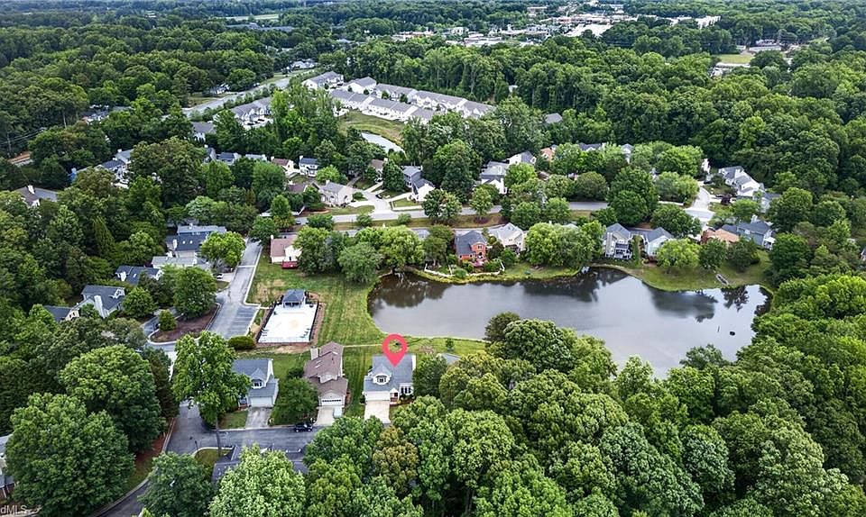 1st image of 5 Park Village Ct