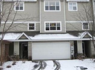 20 River Bend Pl, Chaska, MN 55318