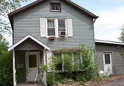 2nd image of 2 Willow Ln