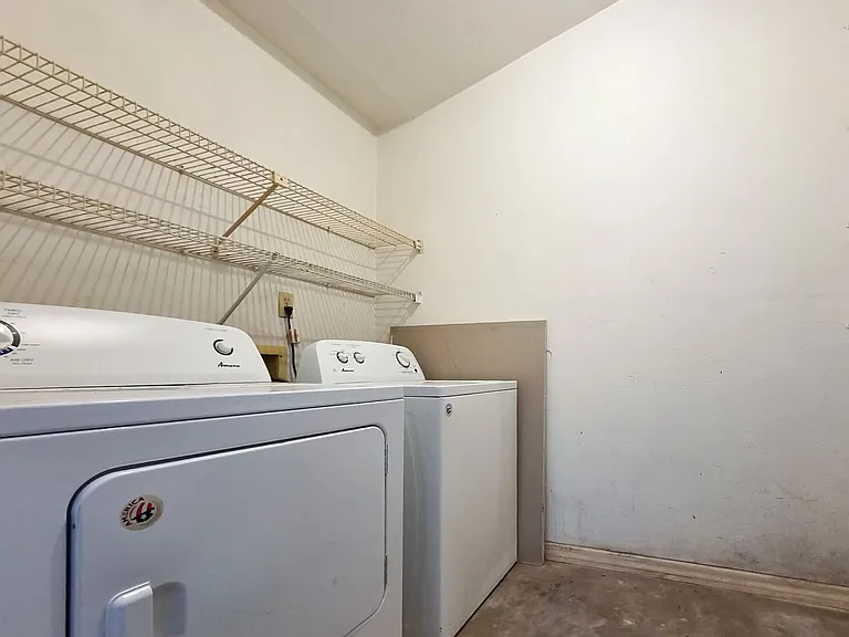 6210 SW 8th Ln — Photo 21