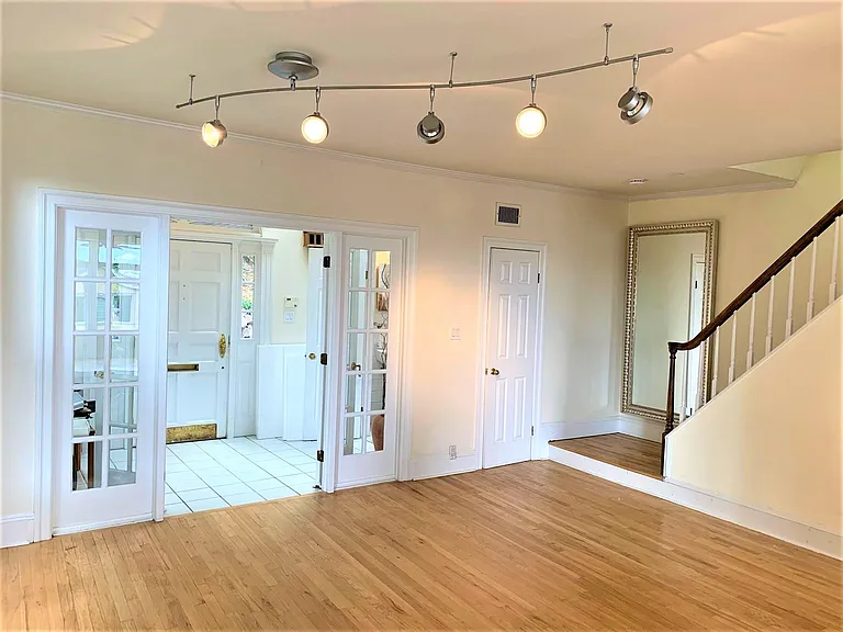 15 Rockwood Pl — Photo 6