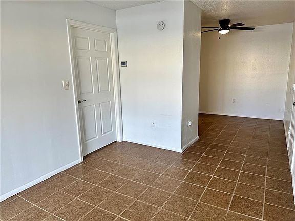 3rd image of 946 Lake Destiny Rd Unit E