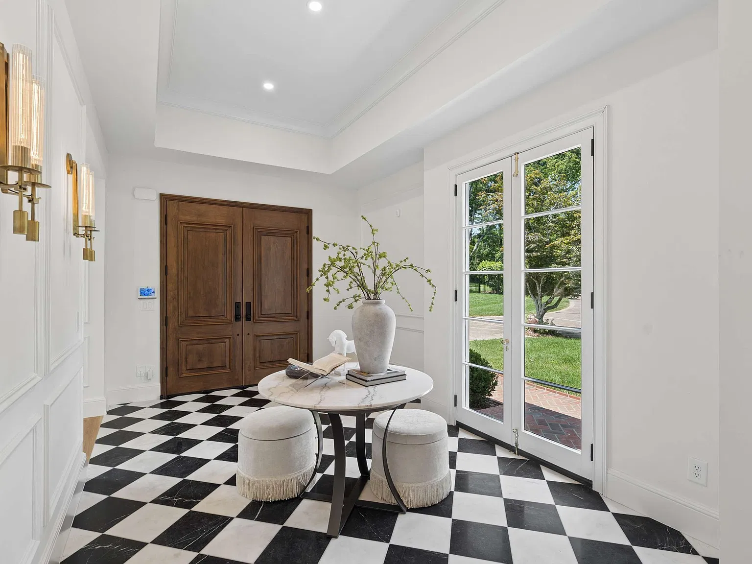 5 bed, 5.5 bath, 6197 sqft, $19,500 — Photo 4
