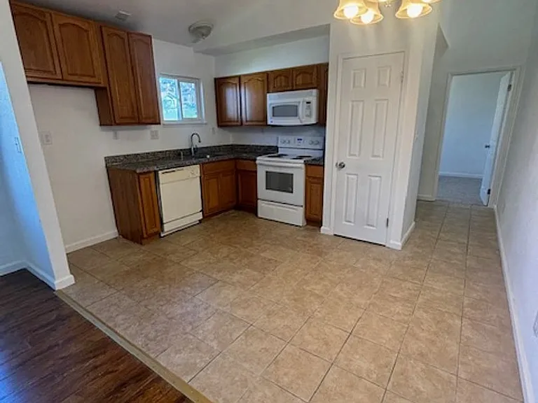 8290 Macarthur Blvd Lease Only — Photo 6