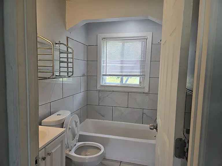 6201 Rosemont Ave — Photo 6