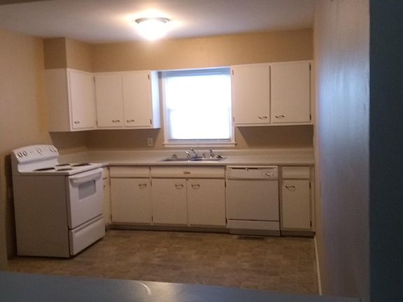 3rd image of 4509 NE Sunnybrook Ln