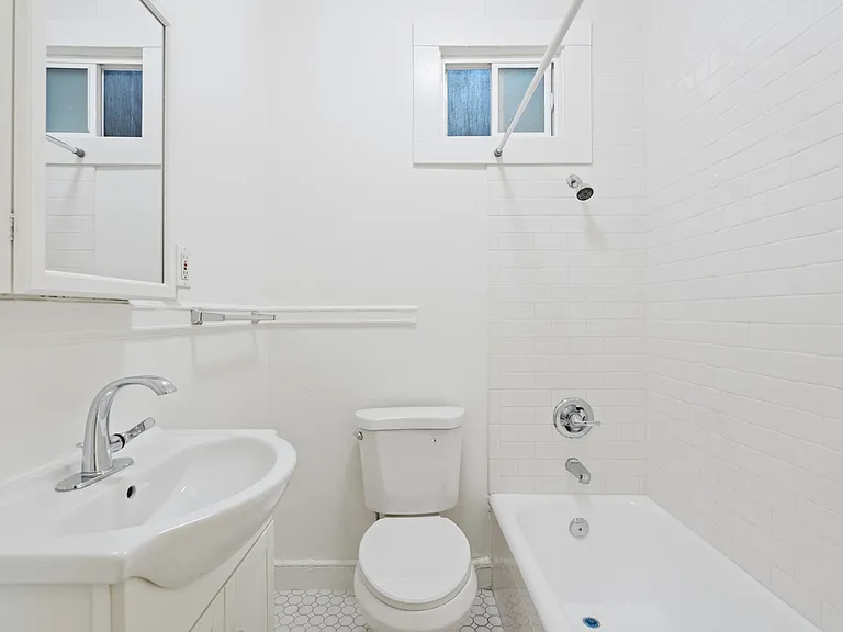 The Langham Apartments — Photo 14