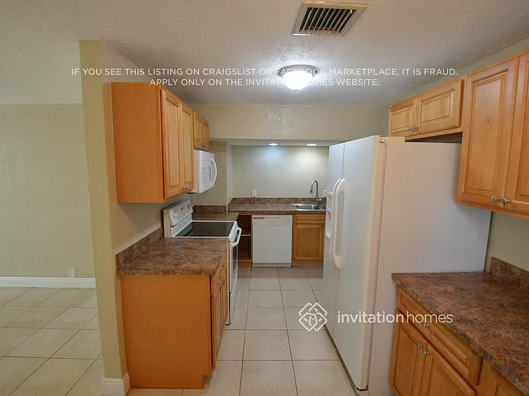 1401 NW 58th Ave — Photo 3