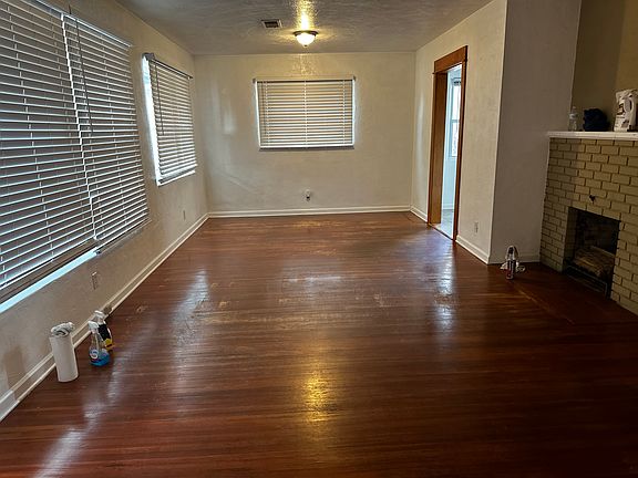 3rd image of 1716 Cardenas Dr NE