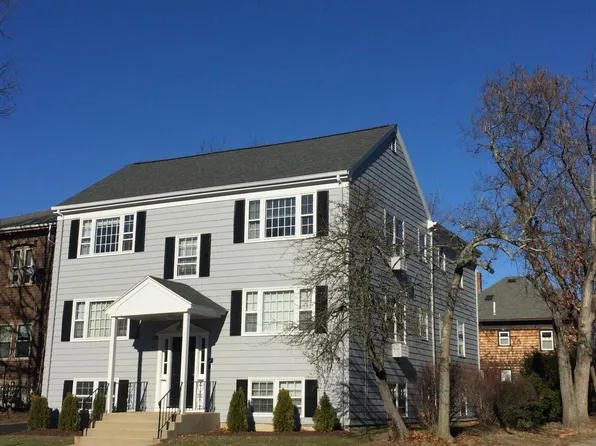 102 S Angell St, Providence, RI 02906