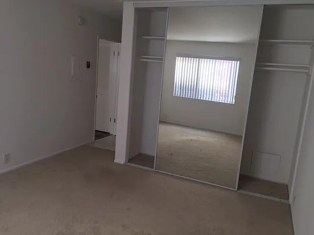 1385 Kelton Ave #301 — Photo 8