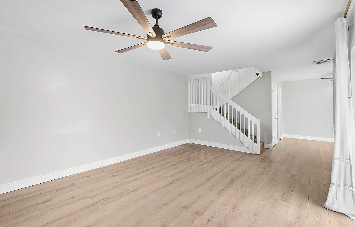 2 bed, 2.5 bath, 1264 sqft, $3,050 — Photo 2